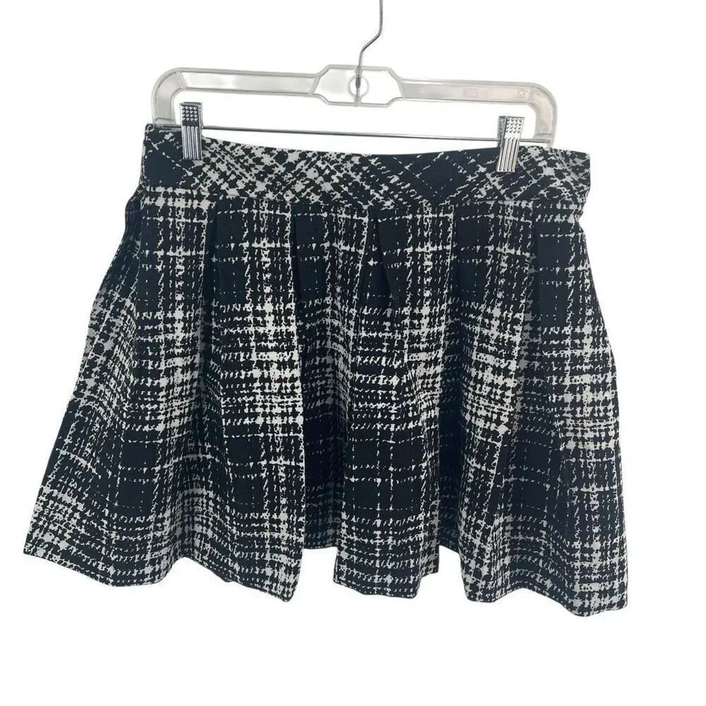 Banana Republic Women's Plaid Pleated Circle Mini Skirt Black & White Size 8